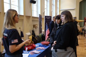 Studentki rozmawiały z potencjalnymi pracodawcami 