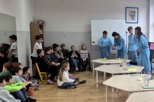 Szkolny Festiwal Nauki w Gdyni! Na zdjęciu prezentacje w SP 51 (fot. SP 51)    