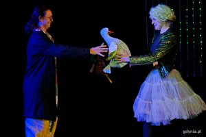 Krzysztofa Gomółka-Pawlicka i Agnieszka Skawińska podczas próby do spektaklu  „Złotopióra” w Teatrze Gdynia Główna 