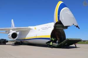 Jeden z największych samolotów transportowych świata na lotnisku w Babich Dołach, fot. kmdr ppor. Marcin Braszak