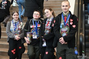 Wolontariusze kwestujący w Centrum Riviera