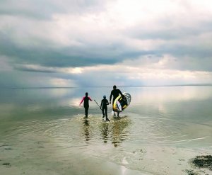 Tytuł zdjęcia: Nad bezkresną wodę SUP, autorka: Paulina Jabłońska, lokalizacja: Portugalia, Ocean Atlantycki
