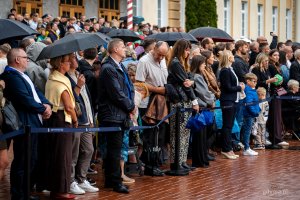 Uroczystość promocji na stopnie oficerskie dla absolwentów kursów oficerskich na Akademii Marynarki Wojennej w Gdyni (fot. Kamil Złoch)