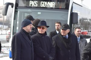 Z Gdyni do Kosakowa nowymi przegubowymi Mercedesami // fot. Lechosław Dzierżak