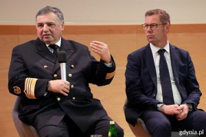Debata rektor&oacute;w "Gdynia! Wyb&oacute;r na dziś. Miasto na jutro". Na zdjęciu rektorzy gdyńskich uczelni: prof. dr hab. inż. kpt. ż.w. Adam Weintrit z Uniwersytetu Morskiego, dr hab. Artur Kozłowski z WSB Merito (Fot. Mirosław Pieślak)