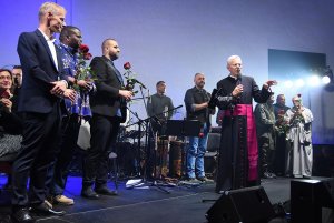 "Dekalog - dziesięć prostych słów" - koncert papieski w Gdyni // fot. Michał Puszczewicz