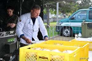 Kuchnia żołnierska na pikniku marynarskim z okazji święta 43. Bazy Lotnictwa Morskiego i Dywizjonu Okrętów Bojowych