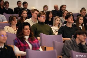Publiczność na debacie "Gdynia! Wyb&oacute;r na dziś. Miasto na jutro" w Pomorskim Parku Naukowo Technologicznym Gdynia