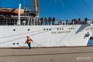 &bdquo;Dar Młodzieży&rdquo; cumujący przy Nabrzeżu Pomorskim 