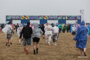 Ewakuacja terenu festiwalu // fot. Karol Stańczak