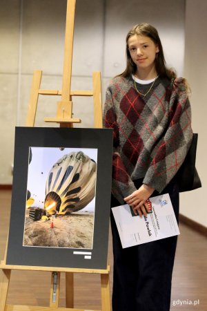 Błękitne Horyzonty 2025 w PPNT w Gdyni. Na zdjęciu zwyciężczyni konkursu, uczennica II LO  (fot. Katarzyna Balcerzak)