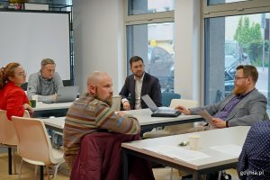 mec. Marcin Zawisza &ndash; przewodniczący Rady ds. Mężczyzn, Piotr Kajut &ndash; wiceprzewodniczący Rady ds. Mężczyzn, Marcin Chwiałkowski i Szymon Lepper &ndash; członkowie Rady ds. Mężczyzn podczas posiedzenia