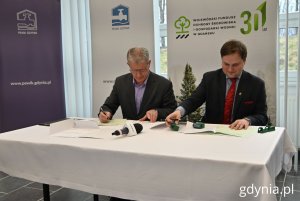 Na zdjęciu (od lewej): Walery Tankiewicz, prezes PEWIK Gdynia Sp. z o.o., Łukasz Tamkun, prezes Wojewódzkiego Funduszu Ochrony Środowiska i Gospodarki Wodnej w Gdańsku (fot. Magdalena Starnawska)