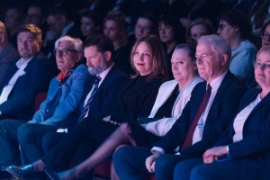 Na zdjęciu m.in. Piotr Gorzeński &ndash; Prezes Zarządu sp&oacute;łki Zarząd Morskiego Portu Gdynia S.A., wiceprezydentka Gdyni &ndash; Oktawia Gorzeńska, Małgorzata Rybicka, Sławomir Rybicki &ndash; senator RP, Agnieszka Baranowska  &ndash; członkini Zarządu Wojew&oacute;dztwa Pomorskiego (fot.&nbsp;Łukasz Tokarczyk/UMWP)