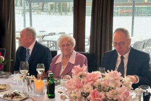 Na zdjęciu: pani Halina wraz z synami (fot. Magdalena Starnawska)