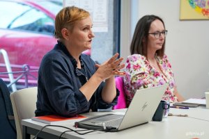 Małgorzata Kopka-Piątek z Fundacji im. Stefana Batorego podczas prelekcji na czwartym posiedzeniu Gdyńskiej Rady Kobiet
