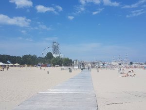 Instalacja amfiteatru, gdzie zlokalizowany będzie start i meta zawodów IRONMAN 70.3 Gdynia 2017 fot. Małgorzata Omachel-Kwidzińska 