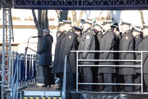 Podczas uroczystości przemiawiała Joanna Zielińska - przewodnicząca gdyńskiej Rady Miasta // fot. Dawid Linkowski