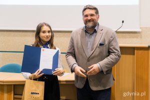 Na zdjęciu (od lewej): Iga Drzewiecka, radna Młodzieżowej Rady Miasta, Tadeusz Szemiot, przewodniczący Rady Miasta (fot. Paweł Budziński)