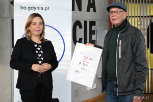 Na zdjęciu m.in.: wiceprezydentka Gdyni Oktawia Gorzeńska wraz z przedstawicielem dzielnicy Mały Kack(fot. Michał Puszczewicz)