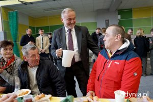 Prezydent Wojciech Szczurek wraz z gośćmi wielkanocnego śniadania. Fot. Mirosław Pieślak