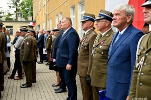 Na zdjęciu radny Jarosław Kłodziński wśr&oacute;d gości uroczystości 