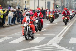 Przejazd przez Gdynię w ramach 23. edycji akcji &bdquo;Mikołaje na motocyklach&rdquo; (fot. Paweł Budziński)