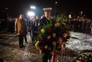 Obchody przy pomniku Ofiar Grudnia '70 w Gdyni, fot. Dawid Linkowski