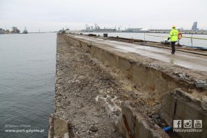 Prace rozbiórkowe na terenach Portu Gdynia, fot. Tadeusz Urbaniak , www.port.gdynia.pl