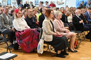 Wśród publiczności zasiedli m.in. naczelnik Wydziału Edukacji Iwona Tanewska, dyrektorzy Marek Lis i Grzegorz Kelpin, kuratorka Ewa Manuszewska i nauczyciele