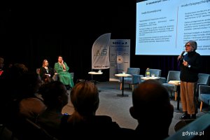 Wykład inaugurujący II Gdyńskie Forum Środowisk Działających na rzecz Osób z Niepełnosprawnościami wygłosiła Katarzyna Świeczkowska, członkini Gdyńskiej Rady Rodziny z Niepełnosprawnością 