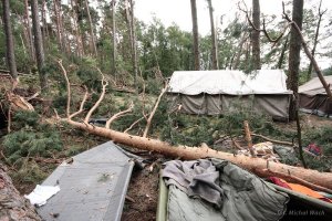  Harcerski Obóz w Czernicy po nawałnicy z 11.08 // fot.  Michał Wach 
