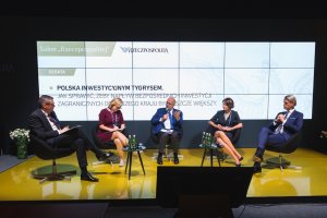 Wystąpienie wiceprezydent Gdyni Katarzyny Gruszeckiej-Spychały w panelu dyskusyjnym podczas XXVII Forum Ekonomicznego w Krynicy-Zdrój // fot. Natalia Miedziak-Skonieczna