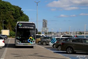 NesoBus, czyli autobus na wodór na skwerze Arki Gdynia // fot. Przemysław Kozłowski