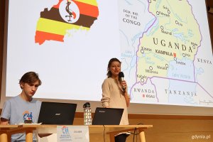 Błękitne Horyzonty 2025 w PPNT w Gdyni. Na zdjęciu Magdalena Kozyra, która zabrała uczestników do Ugandy (fot. Katarzyna Balcerzak)