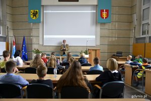 Prezydent Wojciech Szczurek spotkał się z uczniami klas Ia i VIa ze Szkoły Podstawowej nr 44 w Gdyni // fot. Magdalena Czernek