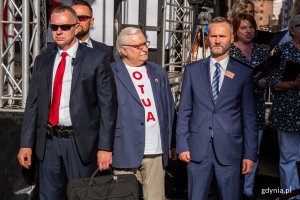 Kulminacyjnym punktem obchodów był wiec na Długim Targu, który rozpoczął się o godz. 17.30 od odśpiewania hymnu Europy, fot. Piotr Hukało.