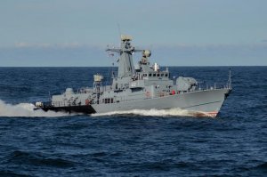 Transport pod parasolem - działania Okrętowej Grupy Zadaniowej // fot. kmdr ppor. Radosław Pioch