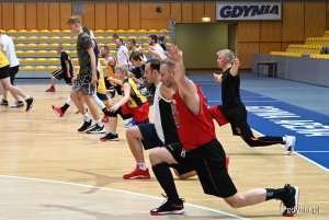 Odważni wygrywają - trening koszykówki // fot. Michał Puszczewicz