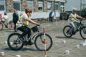 Uczniowie SP8 na rowerach