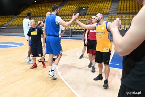 Odważni wygrywają - trening koszykówki // fot. Michał Puszczewicz