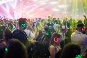 Uczestnicy Silent disco podczas festiwalu