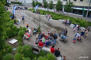 27 czerwca odbyło się pierwsze spotkanie z cyklu „Chodźcie na plac Kaszubski” skierowane do dzieci, młodzieży i dorosłych // fot. Michał Puszczewicz