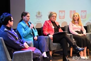 Na zdjęciu (od lewej): mł. insp. Beata Nienadowska, Komenda Miejska Policji w Gdyni, Aleksandra Kosiorek, prezydent Gdyni, Anna Olkowska-Jacyno, wicewojewoda, Jolanta Sobierańska-Grenda, prezes Szpitali Pomorskich (fot. Magdalena Starnawska)