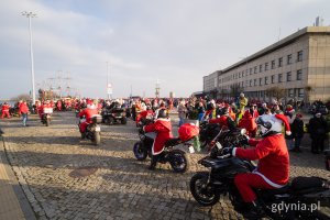 Przejazd przez Gdynię w ramach 23. edycji akcji &bdquo;Mikołaje na motocyklach&rdquo; (fot. Paweł Budziński)