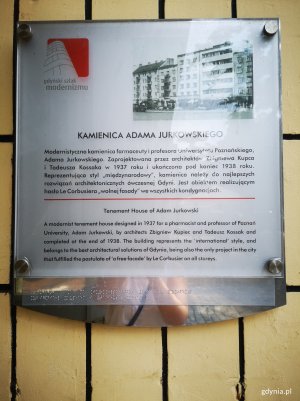 Wakacyjny spacer architektoniczny Gdyńskiego Szlaku Modernizmu // fot. Karolina Szypelt