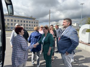 na zdjęciu prezydent Gdyni, goście i przewodniczący Rady Miasta Gdyni
