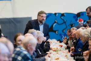 Tadeusz Szemiot, przewodniczący Rady Miasta Gdyni, podczas tradycyjnej gdyńskiej wigilii