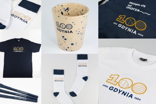 Gadżety z logo 100-lecia Gdyni (fot. Filip Miotk/MIT)