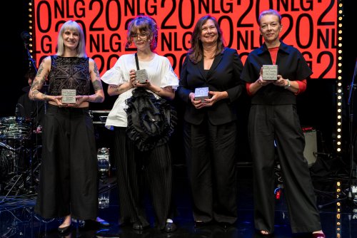 Tegoroczne Kostki Literackie otrzymały (od lewej): prozaiczka Elżbieta Łapczyńska, poetka Anouk Herman, tłumaczka Agnieszka Kowaluk i eseistka Joanna Wilengowska (fot. Paweł Budziński)